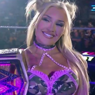 LabelMeAsSpoilt's profile picture. @tiffstrattonwwe is in a league of her own, she doesn't lack anything—unlike the basics. Gloss poppin', nails shinnin'. Livin' proof that money buys happiness.