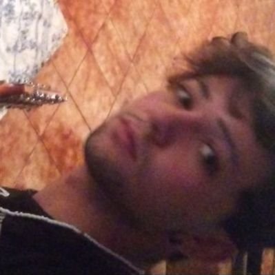 eduardomaconhas's profile picture. inconsolável e contando anedotas