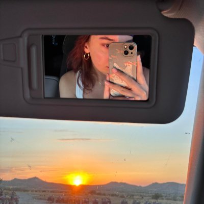 tugbakonusuyo's profile picture. olabilir