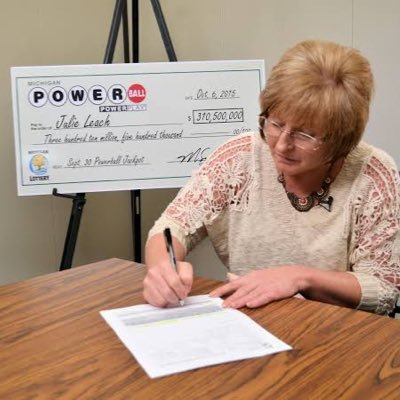 ju_lie_leach's profile picture. 