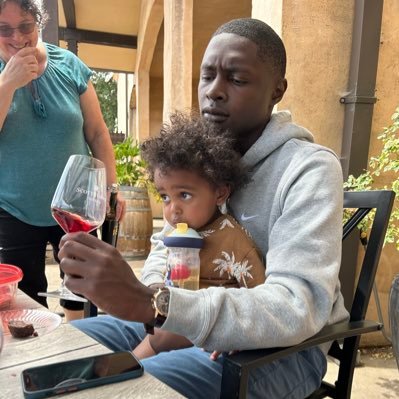 majiano_'s profile picture. thoughts dot com