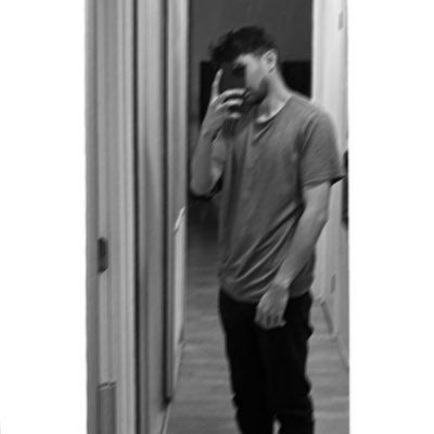 dxmvlish's profile picture. graphic design + film creative