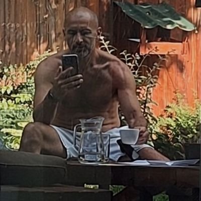 uzbrdojetesko's profile picture. Лички врач Микан!!!
Лички ставови и мудрости ☝️