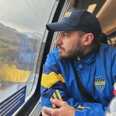 elrroma's profile picture. Socio del C.A.B.J. 🇸🇪 ⭐⭐⭐ 
Festejé la del mundo con Peter Lanzani en el techo del Metrobus🇦🇷⭐⭐⭐ 
Me confundieron con Occhiato en Edimburgo 🍻🏴󠁧󠁢󠁳󠁣󠁴󠁿