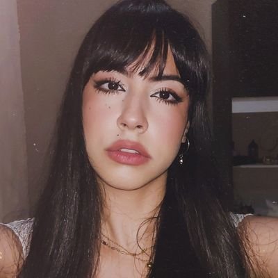 sarinhaszs_'s profile picture. disembodied