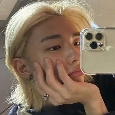 gallaryens's profile picture. 