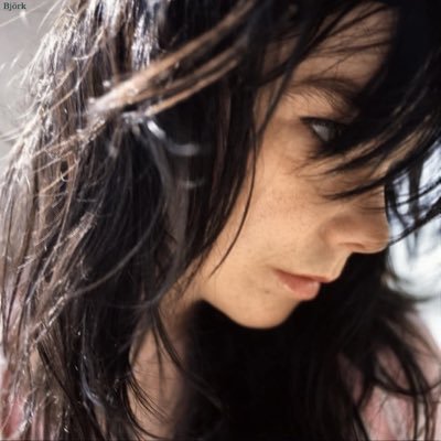 luarular's profile picture.