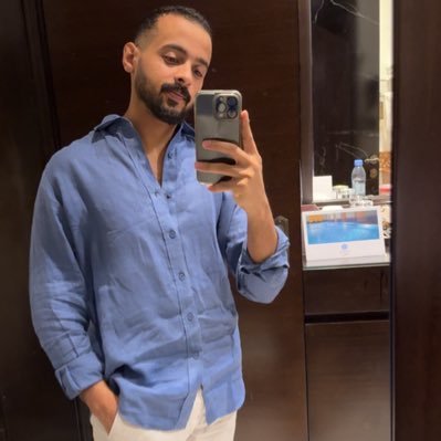 azaljabarti's profile picture. 👀