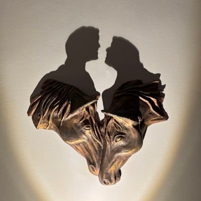 dyoxmoon's profile picture. 24 ❤️‍🔥 lesbian