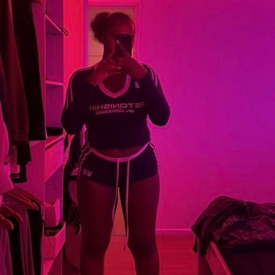 ExaucePuat16042's profile picture. I don't give a damn🖕🏻