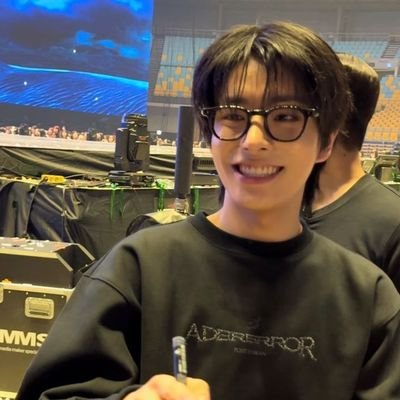 icyikeu's profile picture. 𝐈 𝐠𝐨𝐭 𝐦𝐞 𝐦𝐨𝐨𝐧𝐬𝐭𝐫𝐮𝐜𝐤♬