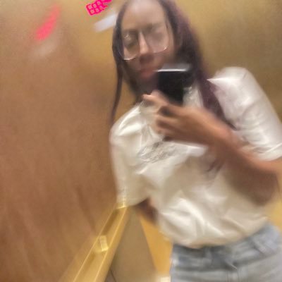 _charbii's profile picture. The Black Swan.