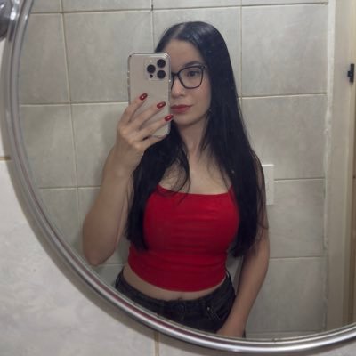 euhizumi's profile picture. games + gym + music 💜