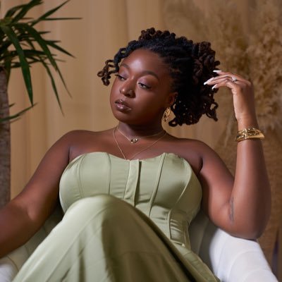 Crystal_lite226's profile picture. Igbo 🇳🇬 || UIC Alumna || ♓️