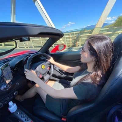 JenniferSh15188's profile picture. 