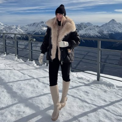 EmmaVladimir4's profile picture. The moment you want to give up, think about why you insisted on coming here.