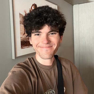 ImVictorGuardia's profile picture. Te enseño a hacer shorts virales para ganar dinero 🤝 Más de 10 millones de seguidores y miles de millones de views sin mostrar mi cara.