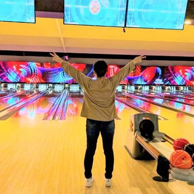 Ayaaya27221001's profile picture. 呑む食べる歌う好き🥃🍚🎤
猫ちゃん3匹🐈‍⬛🐈‍⬛🐈‍⬛と暮らしてます🙌
陽キャ😜？コミュ力おばけ👻？
毎日、笑いまくってます🤣
知らない人からDM来ても返しません🙏
しません🙏しつこい人ブロック❌エロ垢無理🫨🫨🫨あと悪口キライ‼️‼️