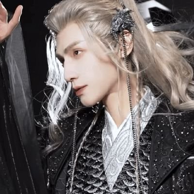 exocet_lile's profile picture. Voltei por livre e espontânea pressão.