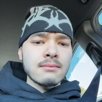 cvltt_'s profile picture. | i make music click the link l pokémon collector |