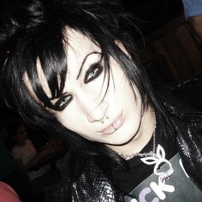 bixata's profile picture. assistente social, filho da gretchen, cantor, ator porno e evangélico