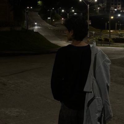 emmanuelflrez's profile picture. honeymoon