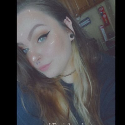 YaaGirlKriss_'s profile picture. wine lover and pizza.. that should say it all 🍷