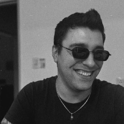 m_dilacio's profile picture. Habitante del Sacro Imperio Argentino.
Productor de Música. Lic. en Marketing.
32 años. Buenos Aires, Argentina