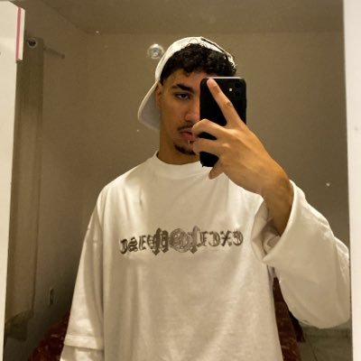 enzoobscrf's profile picture. please, don’t kill the vibe 237 // @flamengo