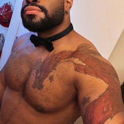 LordxTaylor's profile picture. I repost cute sh*t, scary sh*t, and gay sh*t.