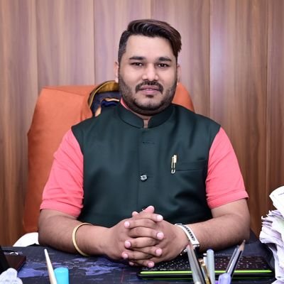 Nitinlawrence's profile picture. ✨ बदलाव की शुरुआत खुद से
💪 समाज की भलाई के लिए समर्पित
🌿 नितिन लॉरेंस | सामाजिक कार्यकर्ता