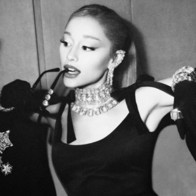 starrynng's profile picture. กฎไม่ตายตัวหรอกน่า