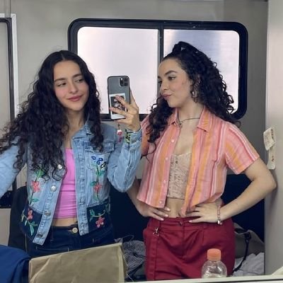 dianukis2024's profile picture. Todo lo tengo en cristo que me fortalece🩷.         

Nada nos pertenece, excepto los recuerdos 🩵