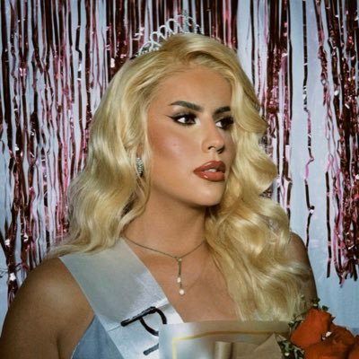 alexbadilla's profile picture. Brillando Como Siempre ✨ 🎤 Artista, Maquillista y Embajador de Marcas. 💌 albaqe_92@hotmail.com Instagram: alexxbadilla