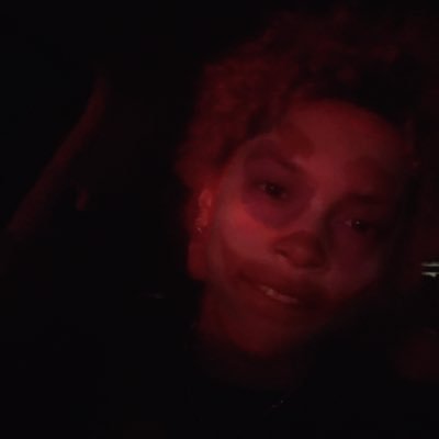 vulturewest's profile picture. 18