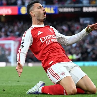 gunnersoiree's profile picture. The most unbiased Arsenal fan to exist. Everyone has the right to an opinion but yours is wrong and mine is not. #COYG ❤️🤍