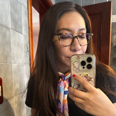 camilu_camilu's profile picture. 🐶 🗺️🪻🌲•• oldie, tho.… | Data enthusiast 🦿adultescente o chavoruco 👩🎤