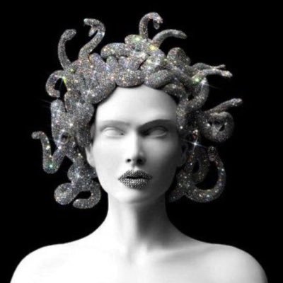 tapatiainefable's profile picture. Je préfère le paradis pour le climat, l’enfer pour la compagnie