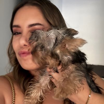 andreariash's profile picture. in vino veritas