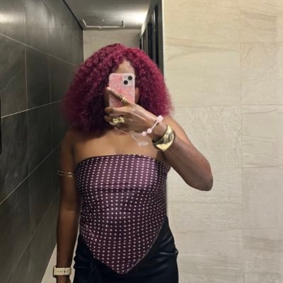 pejubabyy's profile picture. Social Media Manager. Virtual Assistant sometimes. Feminist who loves Jesus. i talk about Beyoncé & random things in my bubble. mama and ife 🕊❤️ #beyhive 🐝