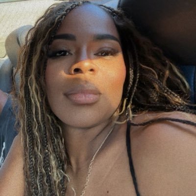 dx2mom_'s profile picture. Larry 🕊️❤️ ANN LEE🕊️💕