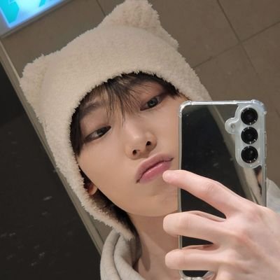 marisunoo2's profile picture. army,engene 

UTT SUNOO, V