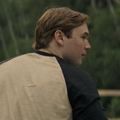 shivvstheworld's profile picture. wanna walk with me awhile?