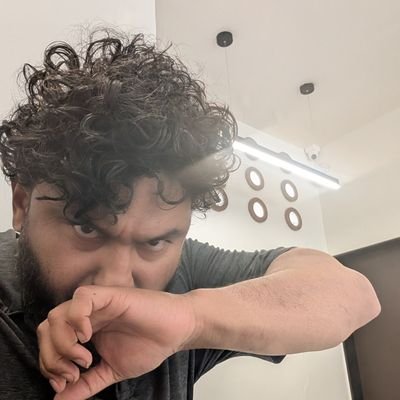 SAmmyDreamy1's profile picture. trivial commentator

repeating lines from movies 
not here to make sense or memories
your friendly neighborhood retweeter