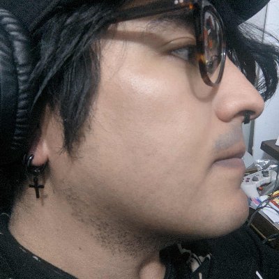 Danilux's profile picture. Antifascista, trying to be plant based, carpintero wanna be, programador amateur y diseñador gráfico (UI)  ✪≡