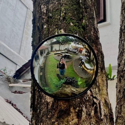 cryinsideyay's profile picture. sambat