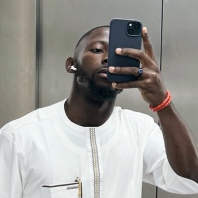 lord_DavidUmana's profile picture. Economist|Investor|Golf