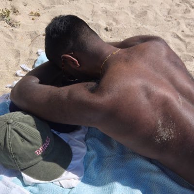 yalocalcoconut's profile picture. 