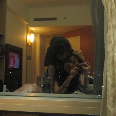 satvrdys's profile picture. i speak fluent nonsense (iya ini rea, zue, zura, apalah itu)