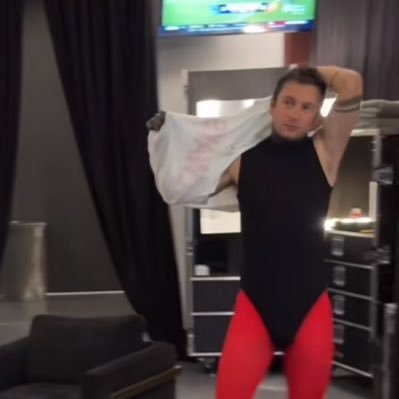 forestintrench's profile picture. 23 • push øn thrøugh |-/ • clikkie since 2013 • @zoiemorack